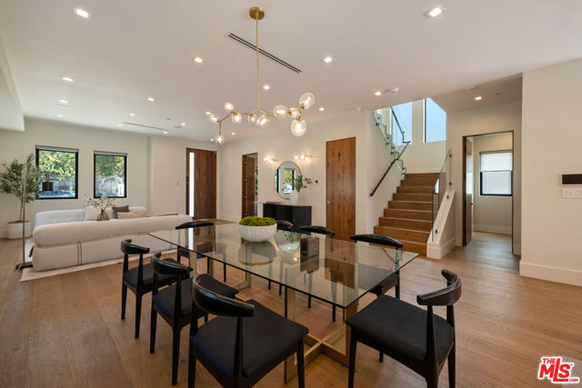 4299 Elmer Avenue, Studio City CA: https://media.crmls.org/mediaz/3cf93fcb-5f56-454c-bfb6-dee8bfce9209.jpg