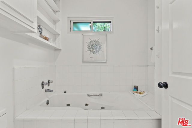 10654 Eastborne Avenue, Los Angeles CA: https://media.crmls.org/mediaz/3cf96002-bce7-4c0f-b2b5-c9a5d4ebf07f.jpg