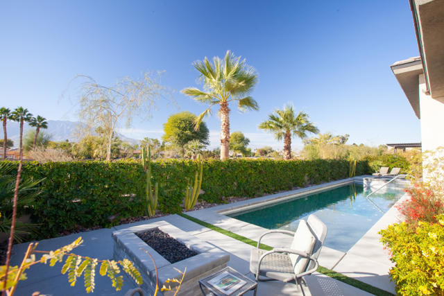 38 Burgundy, Rancho Mirage CA: https://media.crmls.org/mediaz/3cf967a7-0898-47b9-9d55-2eb97574d27c.jpg