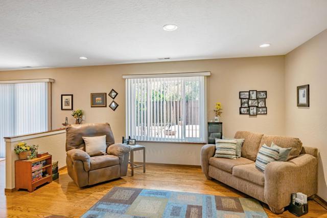 2941 Fleetwood Drive, San Bruno CA: https://media.crmls.org/mediaz/3cf98219-10dd-4e64-9319-92a13731fe13.jpg