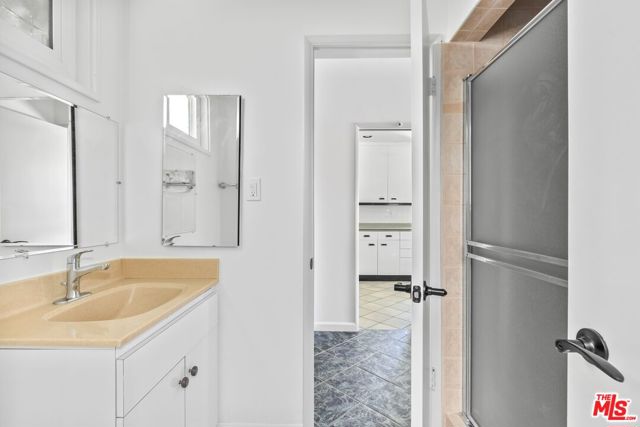 4509 Canoga Drive, Woodland Hills CA: https://media.crmls.org/mediaz/3cf9fdec-c6ce-4152-9eac-312128787d5b.jpg