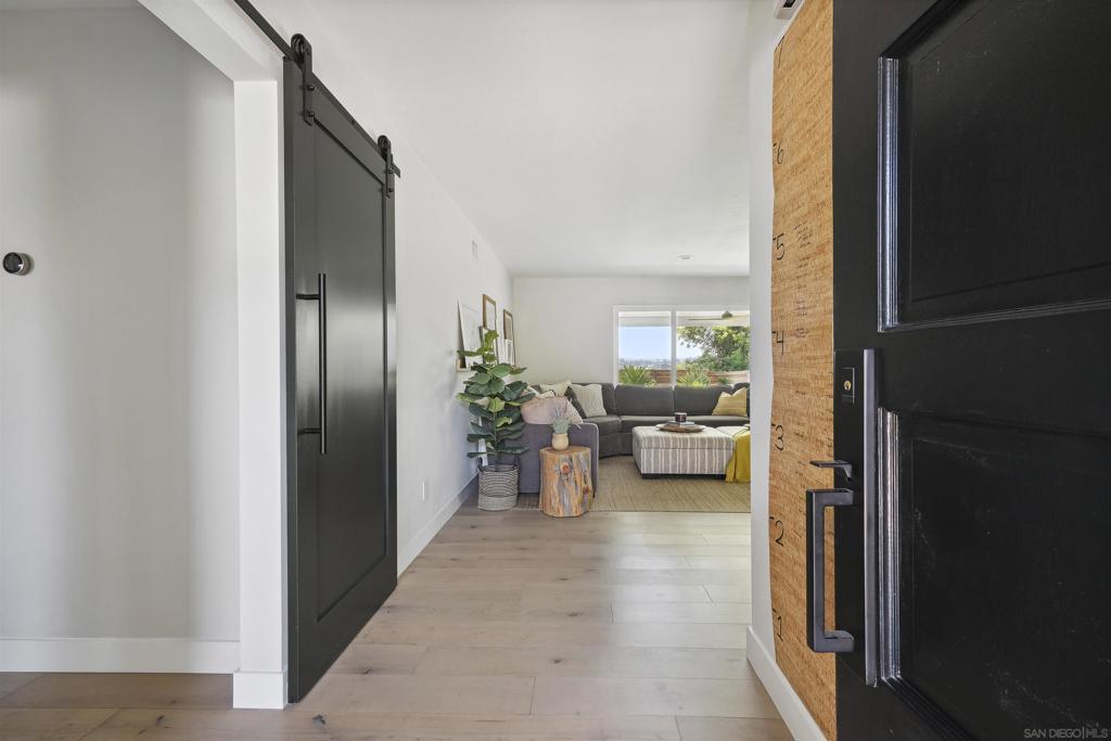 5615 Madra Ave - photo 4