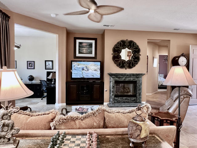 81562 Camino Los Milagros, Indio CA: https://media.crmls.org/mediaz/3cfb6dba-a706-42ad-b392-59d22d16e31b.jpg
