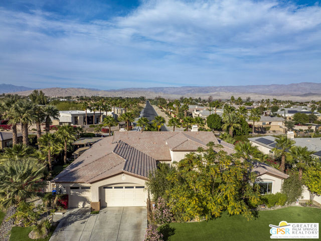 18 Calais Circle, Rancho Mirage CA: https://media.crmls.org/mediaz/3cfbae25-4b3b-43b7-95cb-2edba90414f4.jpg