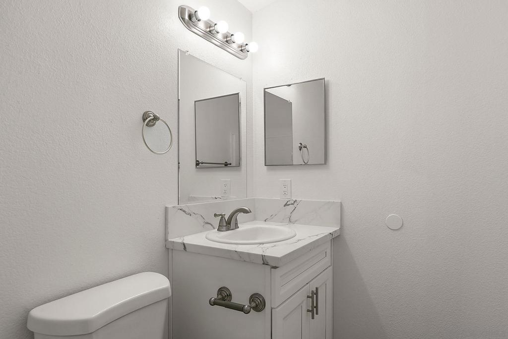 https://media.crmls.org/mediaz/3cfc54f4-e29d-434a-b6b9-5ff1dc4c6419.jpg?preset=X-Large
