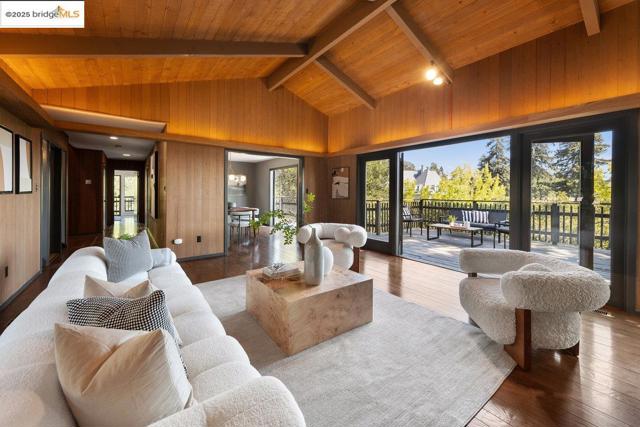 99 Lexford Rd, Piedmont CA: https://media.crmls.org/mediaz/3cfc9535-537b-4749-b983-20407f1a4435.jpg