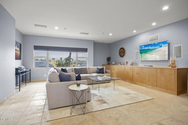 815 Mandalay Beach Road, Oxnard CA: https://media.crmls.org/mediaz/3cfcd9f7-66f6-42f9-97c6-c78a9bf46ce1.jpg