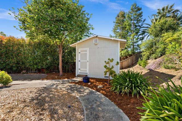 1 Malibu Court, Clayton CA: https://media.crmls.org/mediaz/3cfd0657-e433-4aa6-b0b3-bda2cb40fcf7.jpg