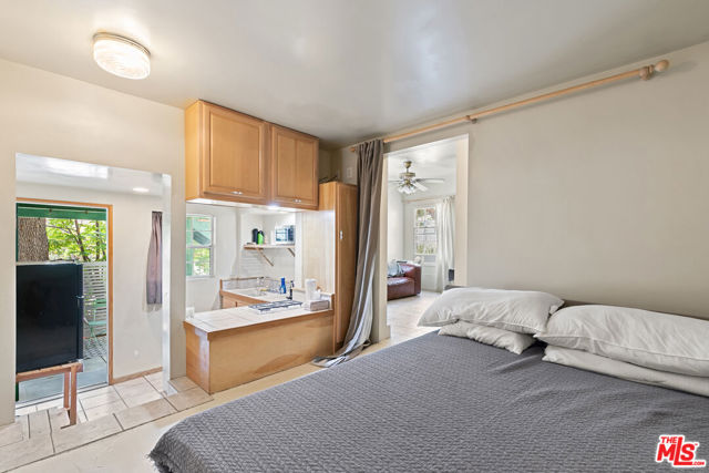 11320 Alethea Drive, Sunland CA: https://media.crmls.org/mediaz/3cfd21bb-c529-41f4-9828-335565ea1e67.jpg