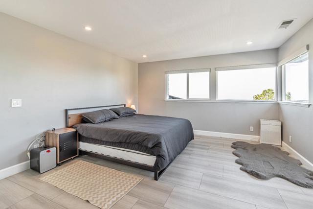 11550 Skyline Boulevard, Oakland CA: https://media.crmls.org/mediaz/3cfd3153-73cb-4cf4-a4d2-4c7a0f92a333.jpg