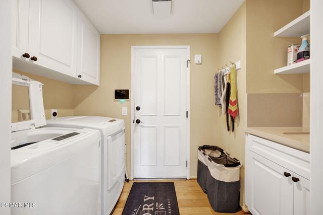 4022 Avenida Verano, Thousand Oaks CA: https://media.crmls.org/mediaz/3cfd83a9-844a-4e81-a2f4-3501922fe84a.jpg