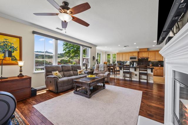 531 Via Vaquero Sur, San Juan Bautista CA: https://media.crmls.org/mediaz/3cfdc216-c561-4d6e-bc66-85df078e7c5c.jpg