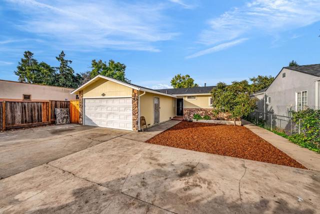 2243 COOLEY Avenue, East Palo Alto CA: https://media.crmls.org/mediaz/3cfe6435-21a7-4eef-adc4-ccbab2c4a921.jpg