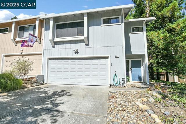 4782 Starflower Dr, Martinez CA: https://media.crmls.org/mediaz/3cfec9e5-9929-4742-9e54-d80a4829dd3d.jpg
