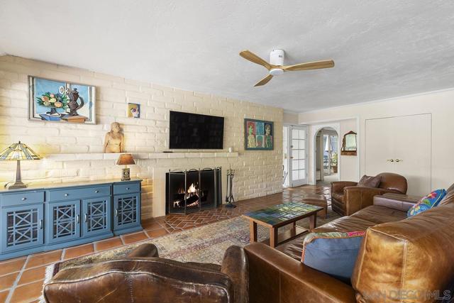 13430 Sagewood Drive, Poway CA: https://media.crmls.org/mediaz/3cff8572-a00e-461d-a8d7-4b7a54545561.jpg