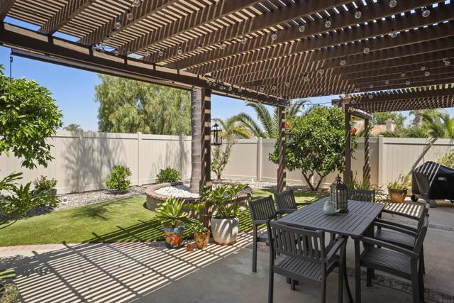 1990 Willowbrook Drive, Oceanside CA: https://media.crmls.org/mediaz/3cffbfce-daa7-4313-bc53-a6e0ef5e2ce3.jpg