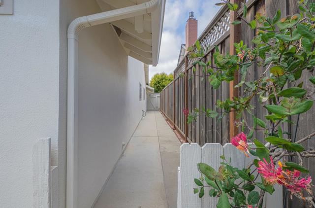 1121 Palo Alto Way, Salinas CA: https://media.crmls.org/mediaz/3cfffd0c-aafd-4dbd-a1d7-5f452c95f876.jpg
