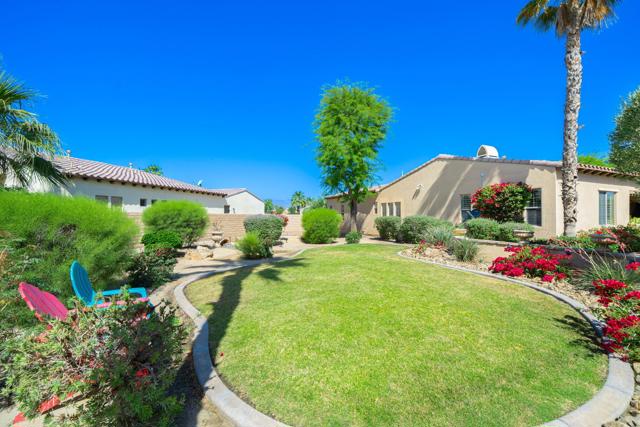 52540 Vino, La Quinta CA: https://media.crmls.org/mediaz/3d00bfd5-b08c-4593-8ad7-46b78fdcbbe1.jpg