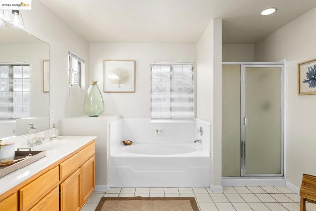 15388 Heron Dr, San Leandro CA: https://media.crmls.org/mediaz/3d025104-0998-4799-8e36-bc528f7afcfd.jpg