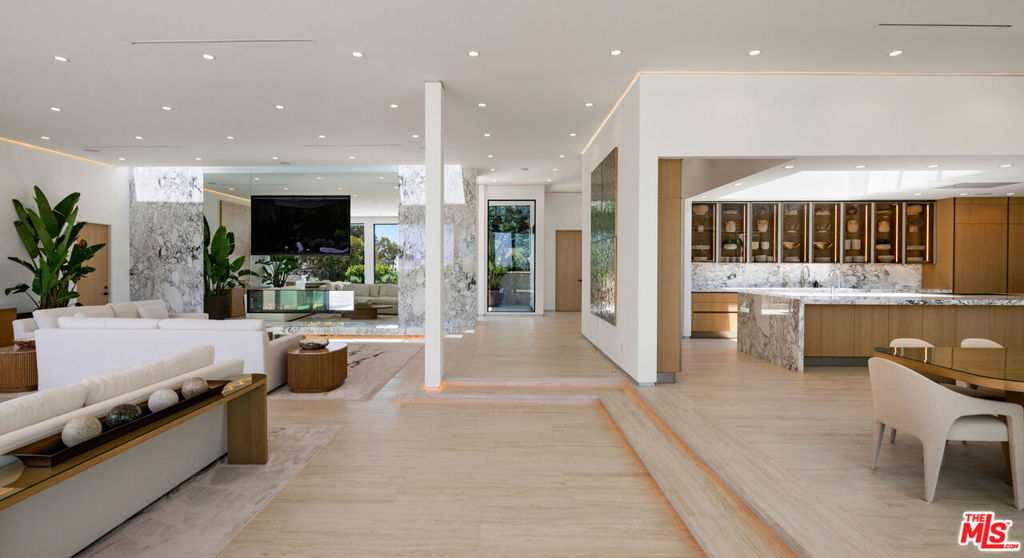 MLS #26863723 image #2