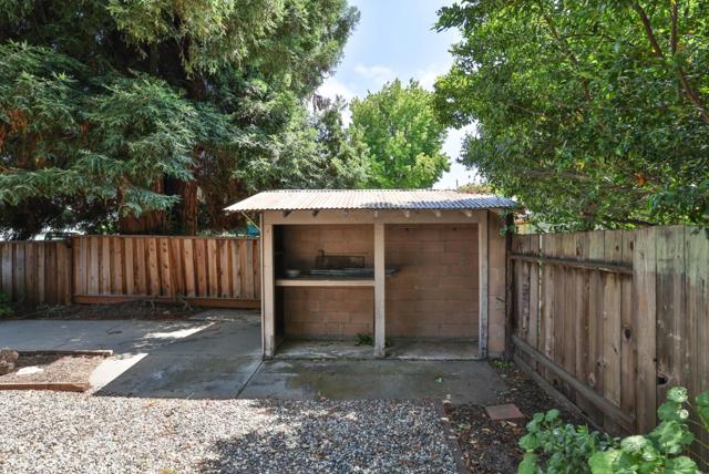 1621 Brittan Avenue, San Carlos CA: https://media.crmls.org/mediaz/3d038508-c0ef-4764-8a8f-04d9c8b16425.jpg
