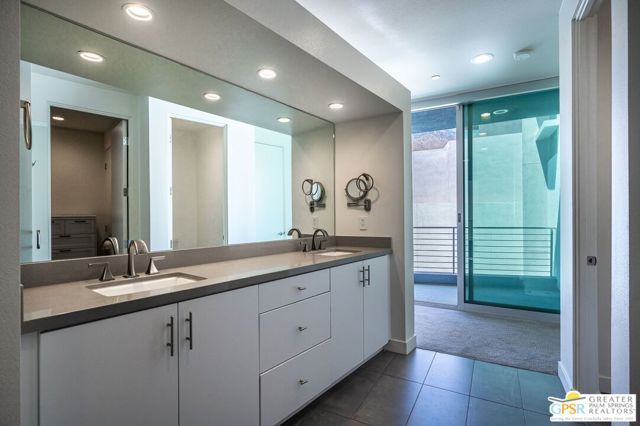 1007 Ziel Drive, Palm Springs CA: https://media.crmls.org/mediaz/3d03b866-9134-4ed4-8470-4b0ac29b00f1.jpg