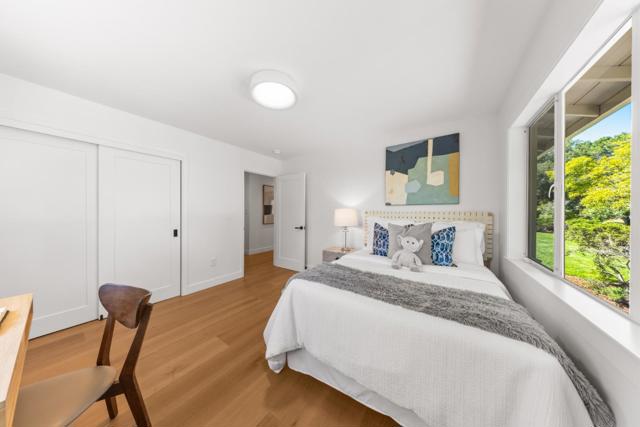 1575 Kingswood Drive, Hillsborough CA: https://media.crmls.org/mediaz/3d03f611-ebb0-42d0-8128-aa87ef13fb57.jpg