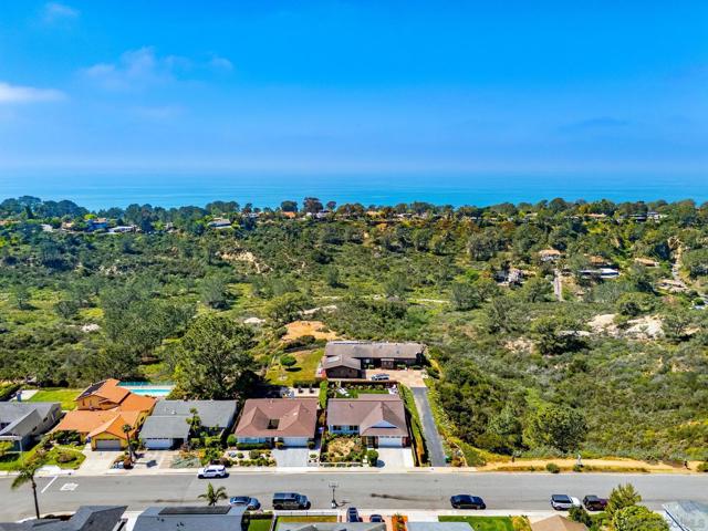 14224 Recuerdo Dr, San Diego CA: https://media.crmls.org/mediaz/3d0409b6-e352-4a4d-a1f5-833a7ccbcb00.jpg