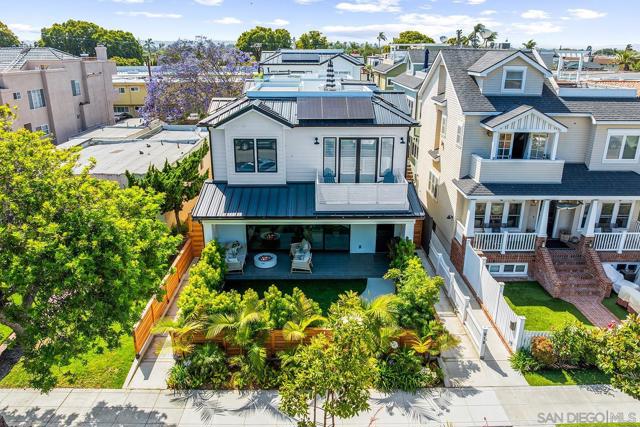 924 D Avenue, Coronado CA: https://media.crmls.org/mediaz/3d0449d1-1da6-4997-9e6a-feca24052c5a.jpg