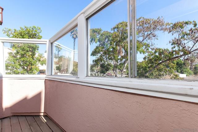 12039 Calle De Leon Drive, El Cajon CA: https://media.crmls.org/mediaz/3d052dd6-7e63-41aa-997f-2fd7fe7aa669.jpg