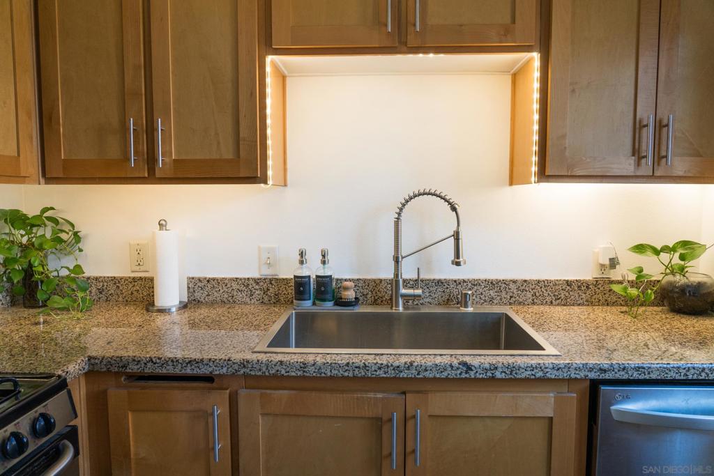 450 J St - photo 8