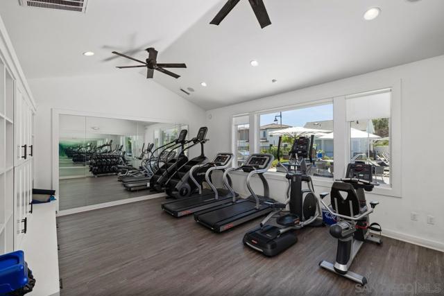 9008 Trailridge Ave, Santee CA: https://media.crmls.org/mediaz/3d07b258-ca89-4c3f-93b2-853a7c0a1ce2.jpg