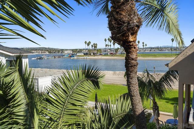 841 Pismo Ct, San Diego CA: https://media.crmls.org/mediaz/3d082223-11e8-405a-98c6-c1d13b5fa2a2.jpg