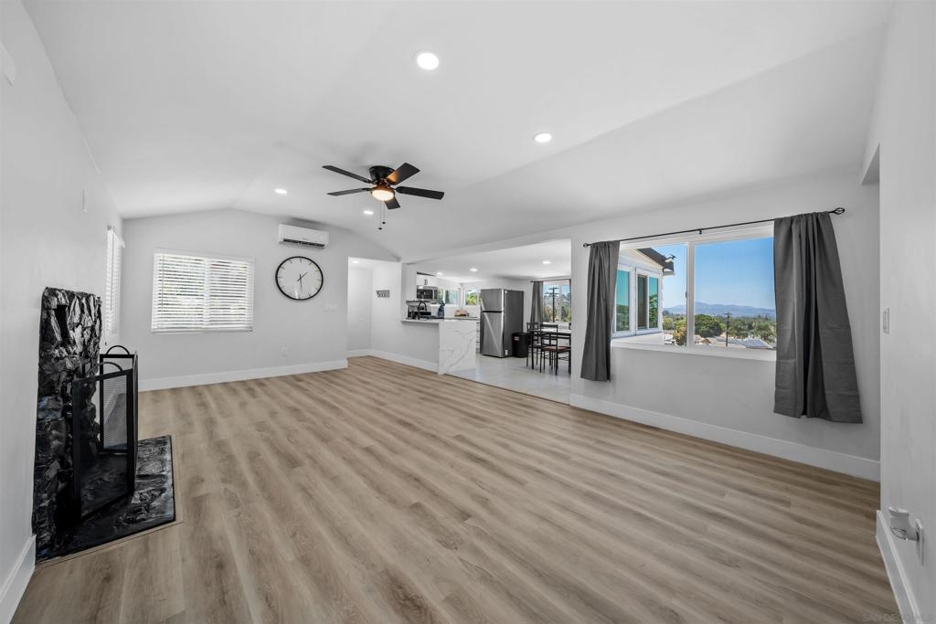 MLS #250045660SD image #10