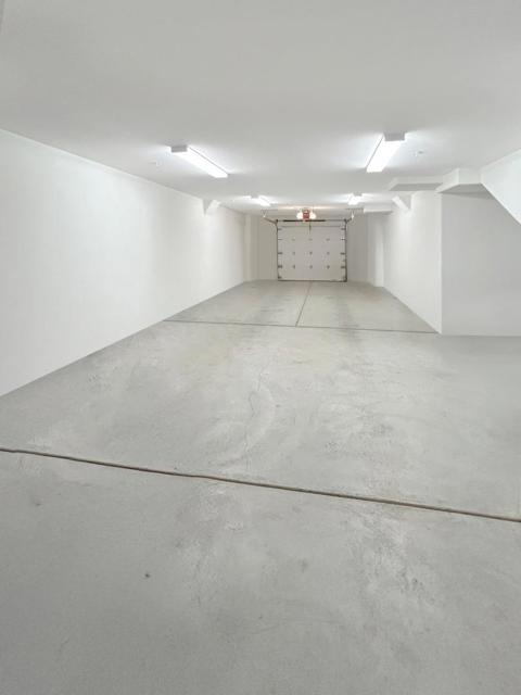 2014 W Middlefield Road, Mountain View CA: https://media.crmls.org/mediaz/3d08be5c-37d0-40fe-8440-85c8bad8369f.jpg