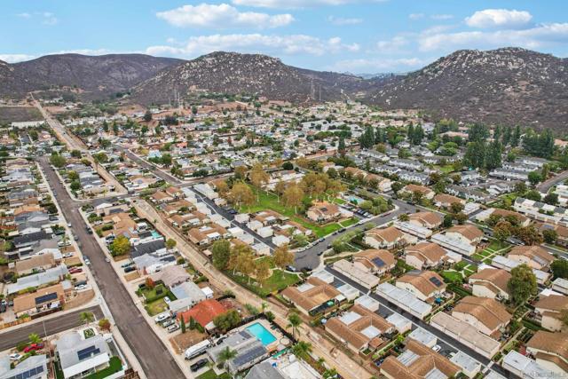 10220 Princess Sarit Way, Santee CA: https://media.crmls.org/mediaz/3d08f40d-4561-41e3-b555-8a82cfb6ec64.jpg