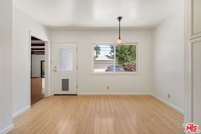 3016 Greenfield Avenue, Los Angeles CA: https://media.crmls.org/mediaz/3d09698e-8b6b-499a-bb46-767421b1b0cf.jpg