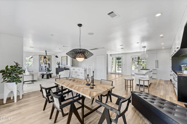 453 Frontenac Avenue, Los Angeles CA: https://media.crmls.org/mediaz/3d0978b4-1d56-42db-932a-bd19e70b3c86.jpg