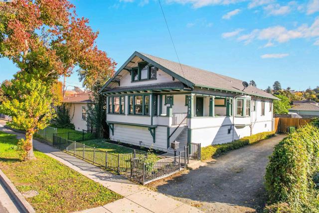 1781 B St, Hayward CA: https://media.crmls.org/mediaz/3d0a75f2-131a-47f6-973d-c00a790d0274.jpg