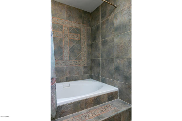 250 Verde Oak Drive, Oak View CA: https://media.crmls.org/mediaz/3d0aaa5e-2bed-436d-8710-c2944f0bca07.jpg