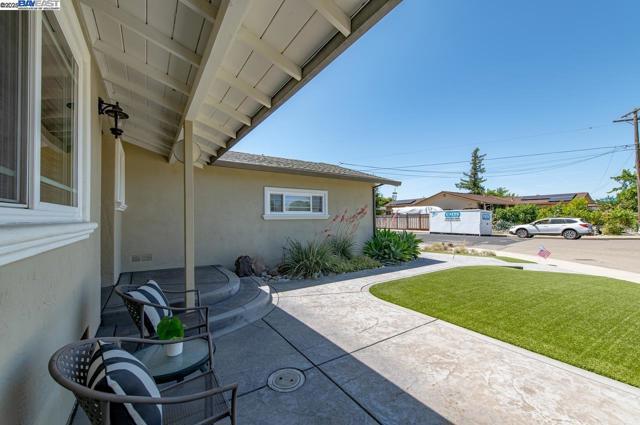 1429 Columbus Ave, Livermore CA: https://media.crmls.org/mediaz/3d0aaadb-2aed-46ab-b271-bcb7d3a46e92.jpg