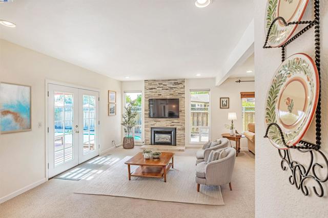 3335 Cornish Ct, Fremont CA: https://media.crmls.org/mediaz/3d0b18ac-6b73-481b-ab51-f57441202c69.jpg
