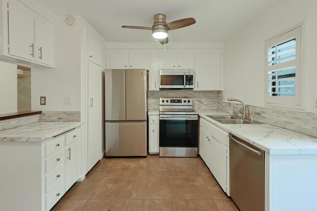 Detail Gallery Image 9 of 44 For 1222 River Glen Rw #65,  San Diego,  CA 92111 - 2 Beds | 1 Baths