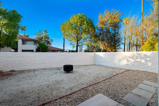 2501 N Whitewater Club Drive, Palm Springs CA: https://media.crmls.org/mediaz/3d0b6b36-31ba-41e1-91aa-6b0c4d05845e.jpg