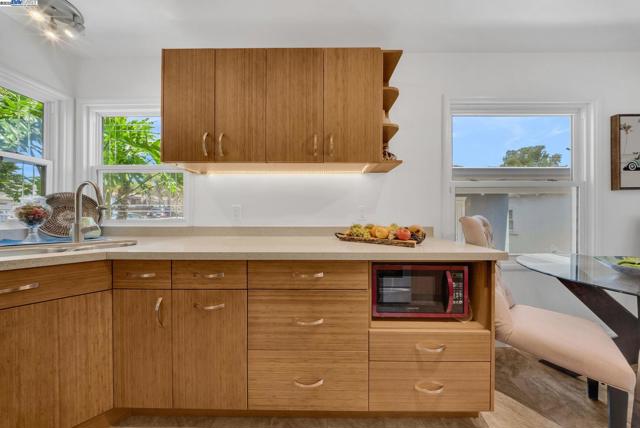 205 Julius St, San Leandro CA: https://media.crmls.org/mediaz/3d0bf6a8-d05a-40d7-a0bd-5d4f698bd303.jpg