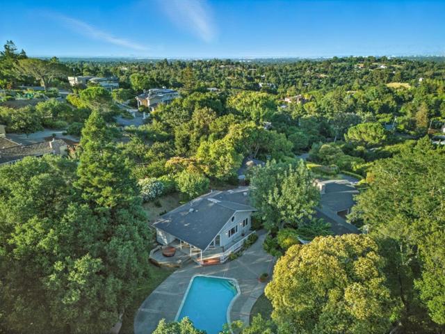 25850 Vinedo Lane, Los Altos Hills CA: https://media.crmls.org/mediaz/3d0c6ec0-7f7b-4da6-bc25-cf42b6753575.jpg