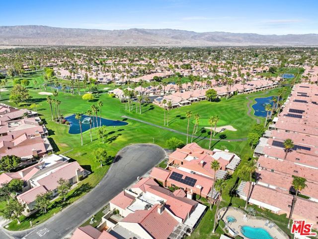 76645 Sheba Way, Palm Desert CA: https://media.crmls.org/mediaz/3d0cad1b-fe74-46fb-93a7-3021970d36d8.jpg