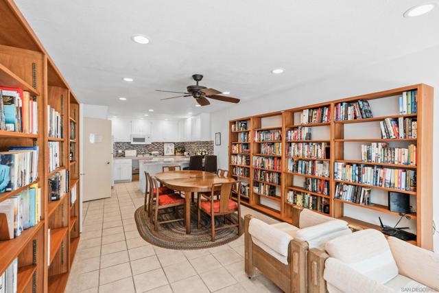2143 Caminito San Martin, La Jolla CA: https://media.crmls.org/mediaz/3d0da37e-afbd-4367-90d9-a596f6106a6a.jpg