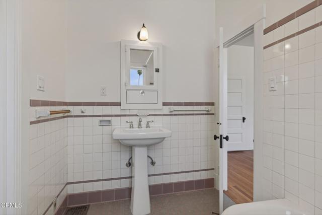 181 197 Klamath Street, Ventura CA: https://media.crmls.org/mediaz/3d0dedaa-dd2f-4351-b06f-38e93c44e2b2.jpg