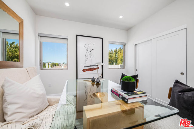 11218 Camarillo Street, 406 photo 18